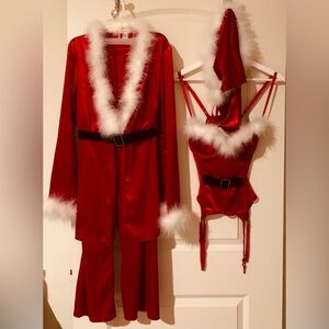 NWOT ‘SANTA BABY’ CLASSIC RED VELVET PAJAMA SET W/GENUINE MARIBOU FUR TRIM